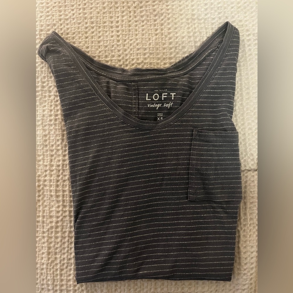 Ann Taylor Loft Vintage Soft Gray Silver Striped Pocket Tee Size XS - Picture 3 of 4